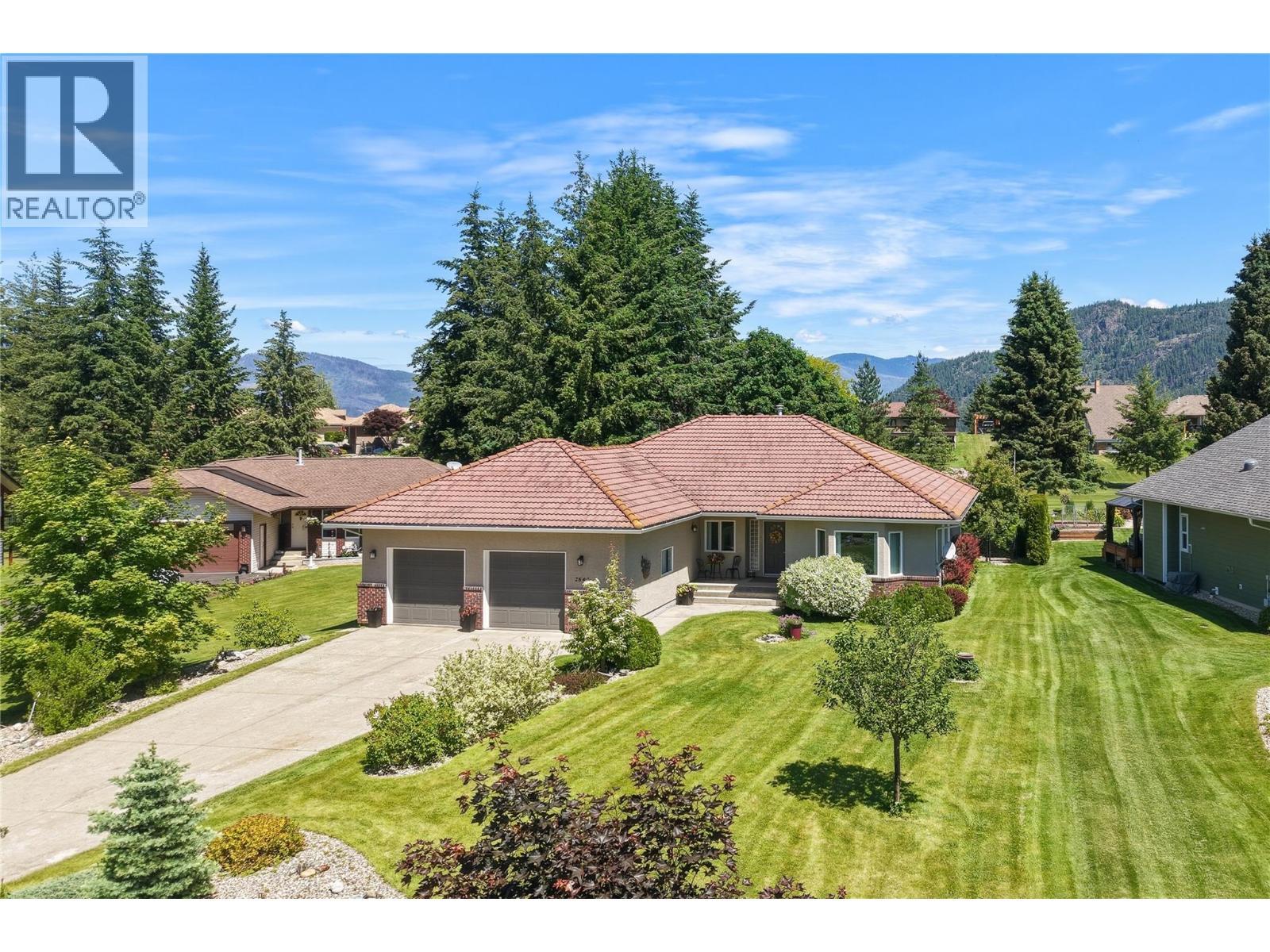 2642 Golf View Place, Blind Bay, BC - Outdoor