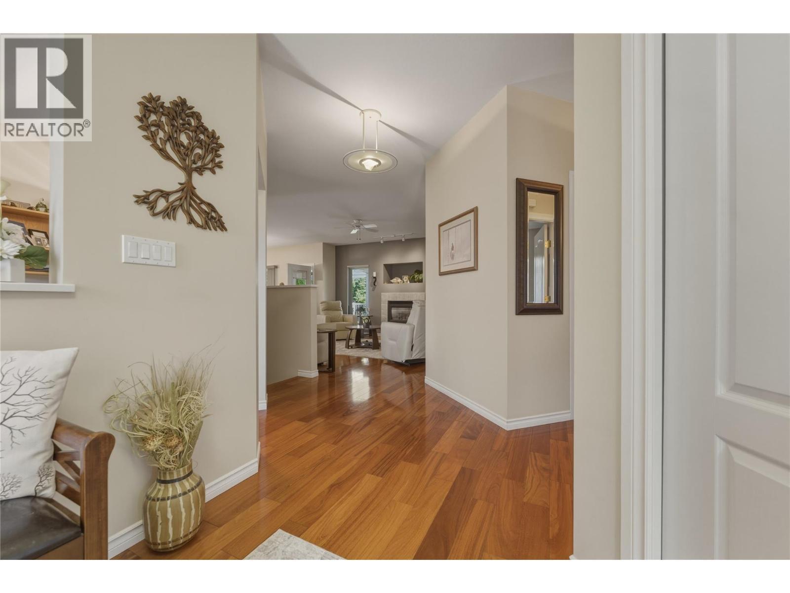 2642 Golf View Place, Blind Bay, BC - Indoor Photo Showing Other Room