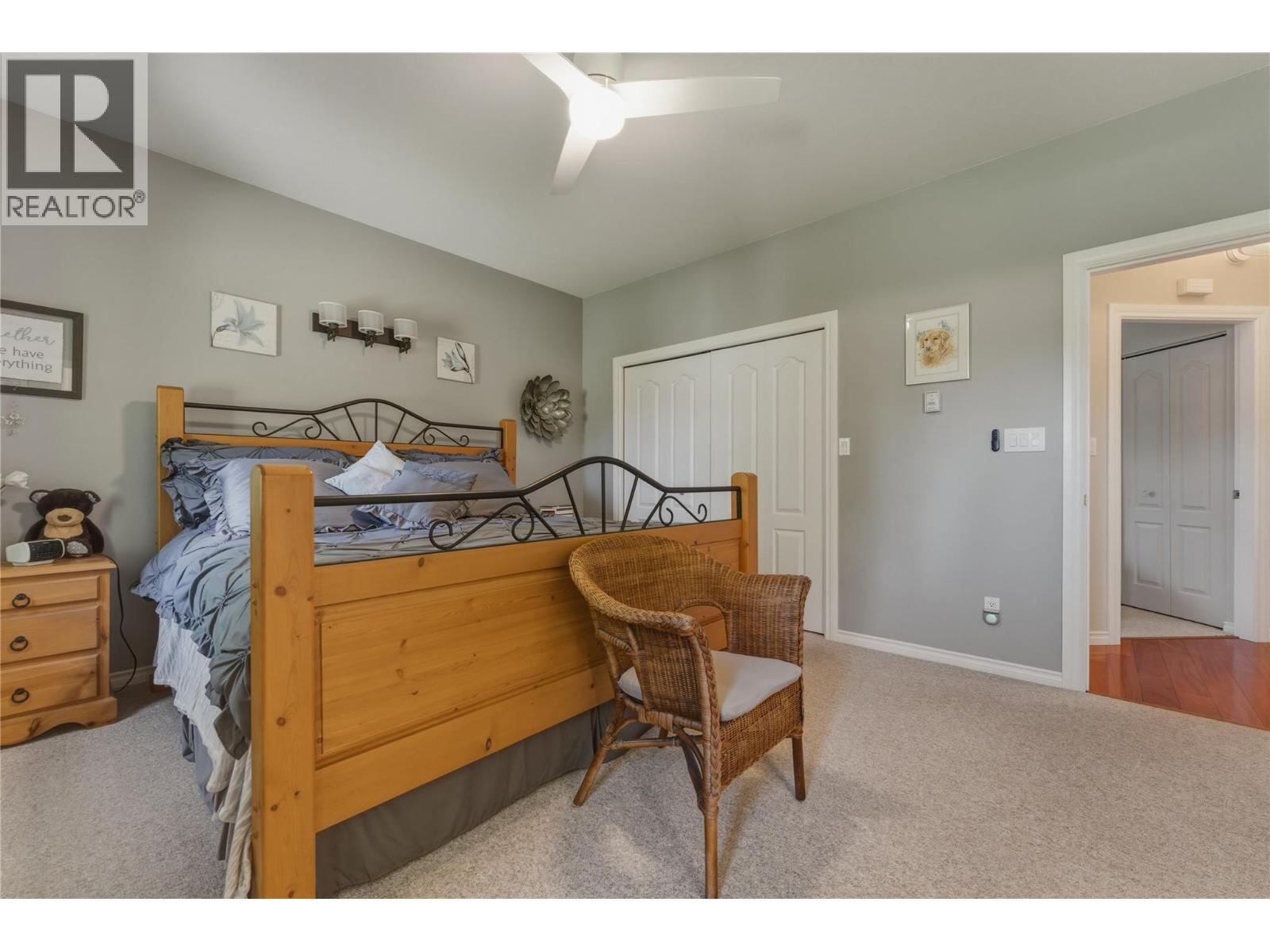2642 Golf View Place, Blind Bay, BC - Indoor Photo Showing Bedroom