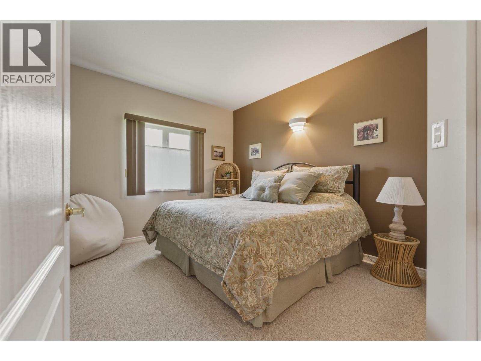 2642 Golf View Place, Blind Bay, BC - Indoor Photo Showing Bedroom