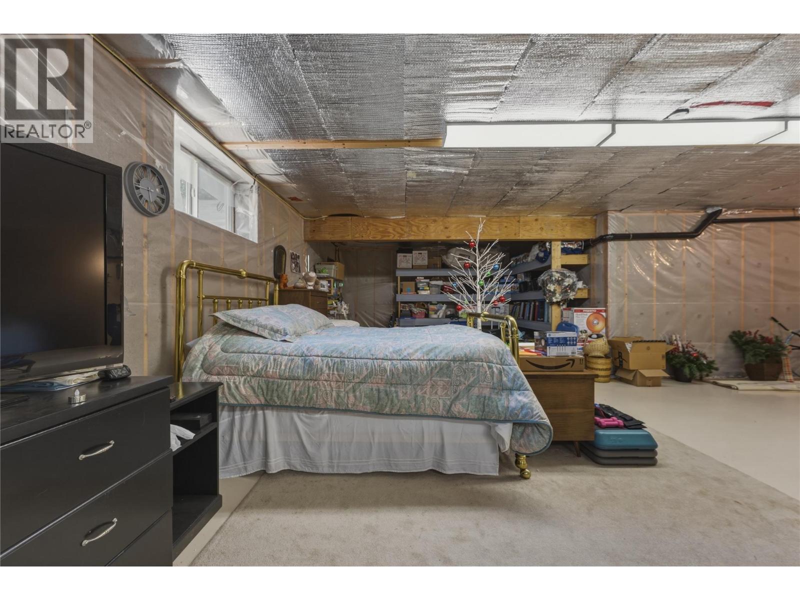 2642 Golf View Place, Blind Bay, BC - Indoor Photo Showing Bedroom
