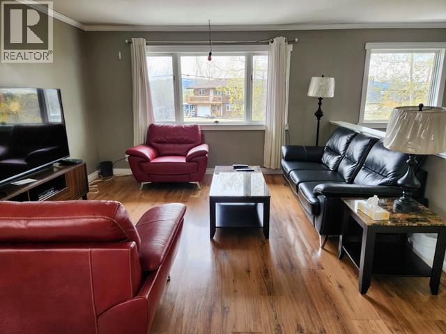 633 Yates Crescent, Faro, YT