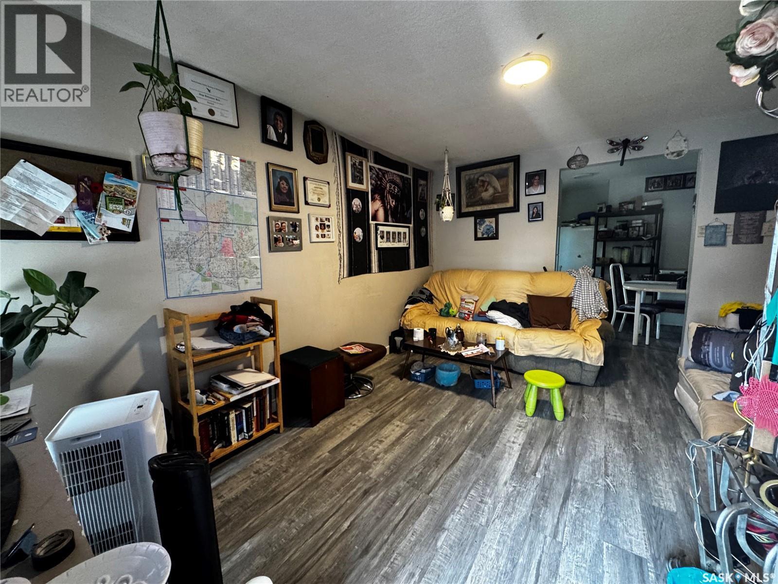 807 Weldon Avenue, Saskatoon, SK