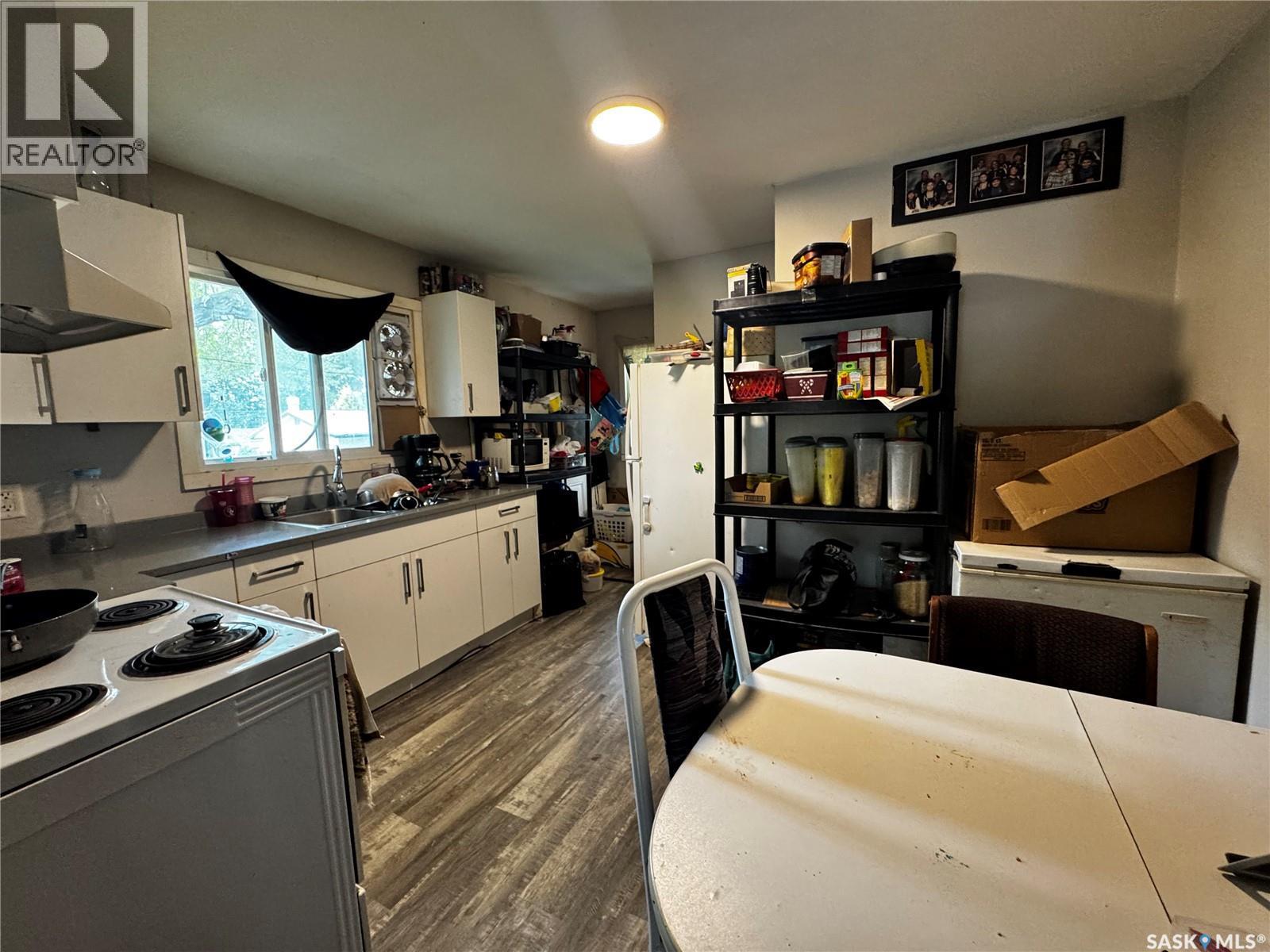 807 Weldon Avenue, Saskatoon, SK