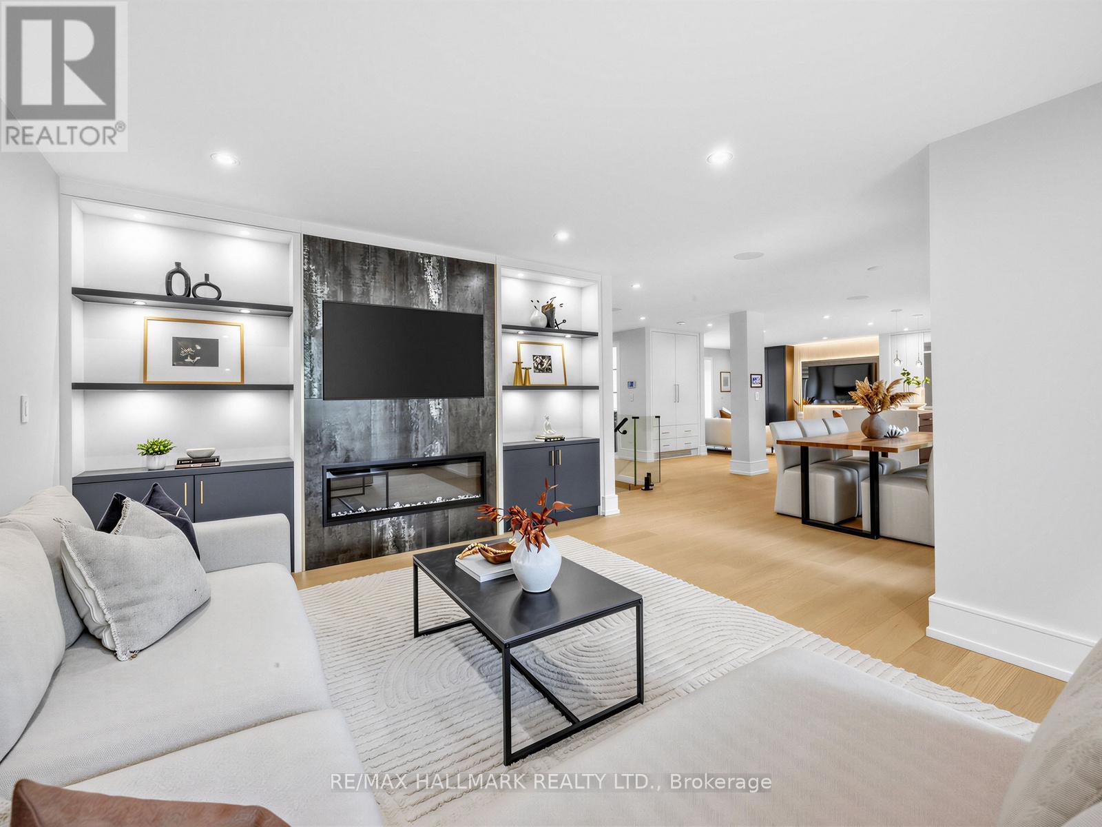 30 Kellythorne Drive, Toronto, ON