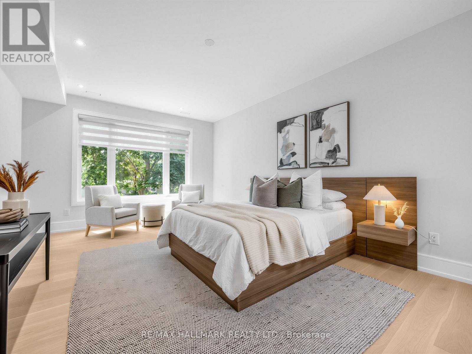 30 Kellythorne Drive, Toronto, ON