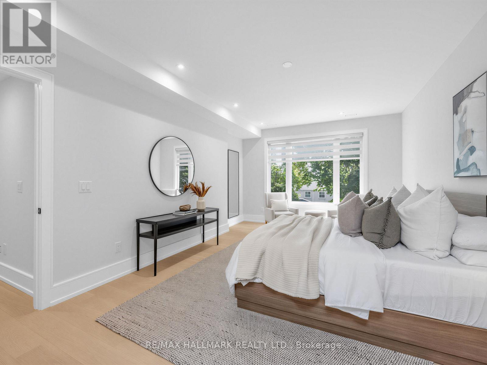 30 Kellythorne Drive, Toronto, ON