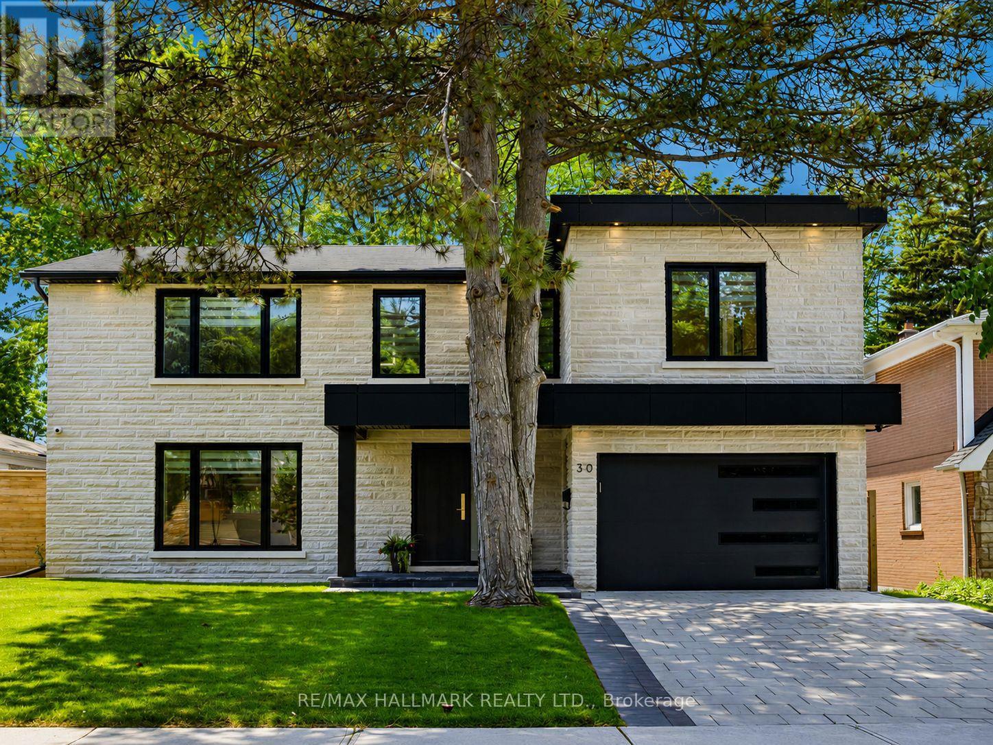 30 Kellythorne Drive, Toronto, ON