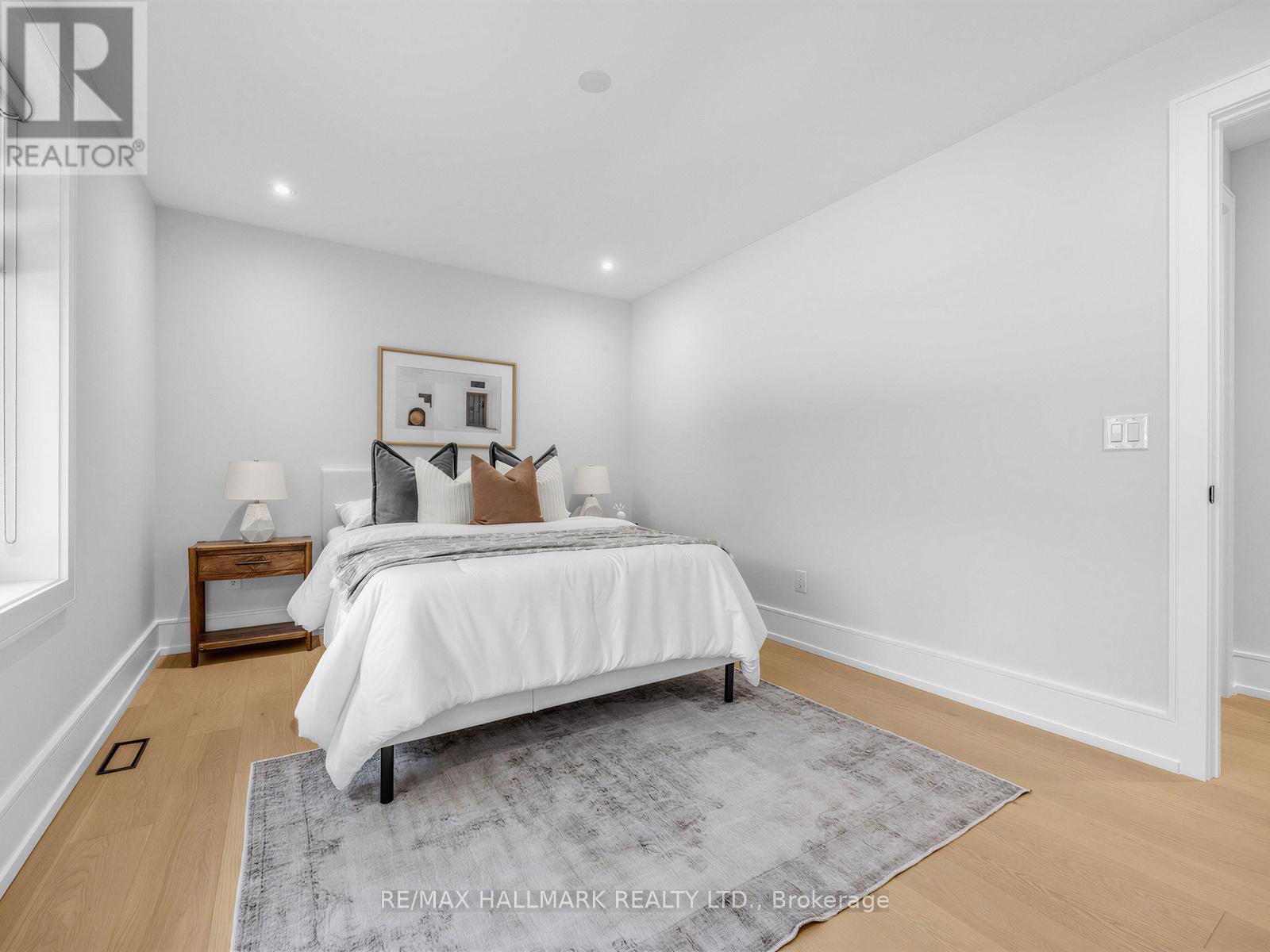 30 Kellythorne Drive, Toronto, ON