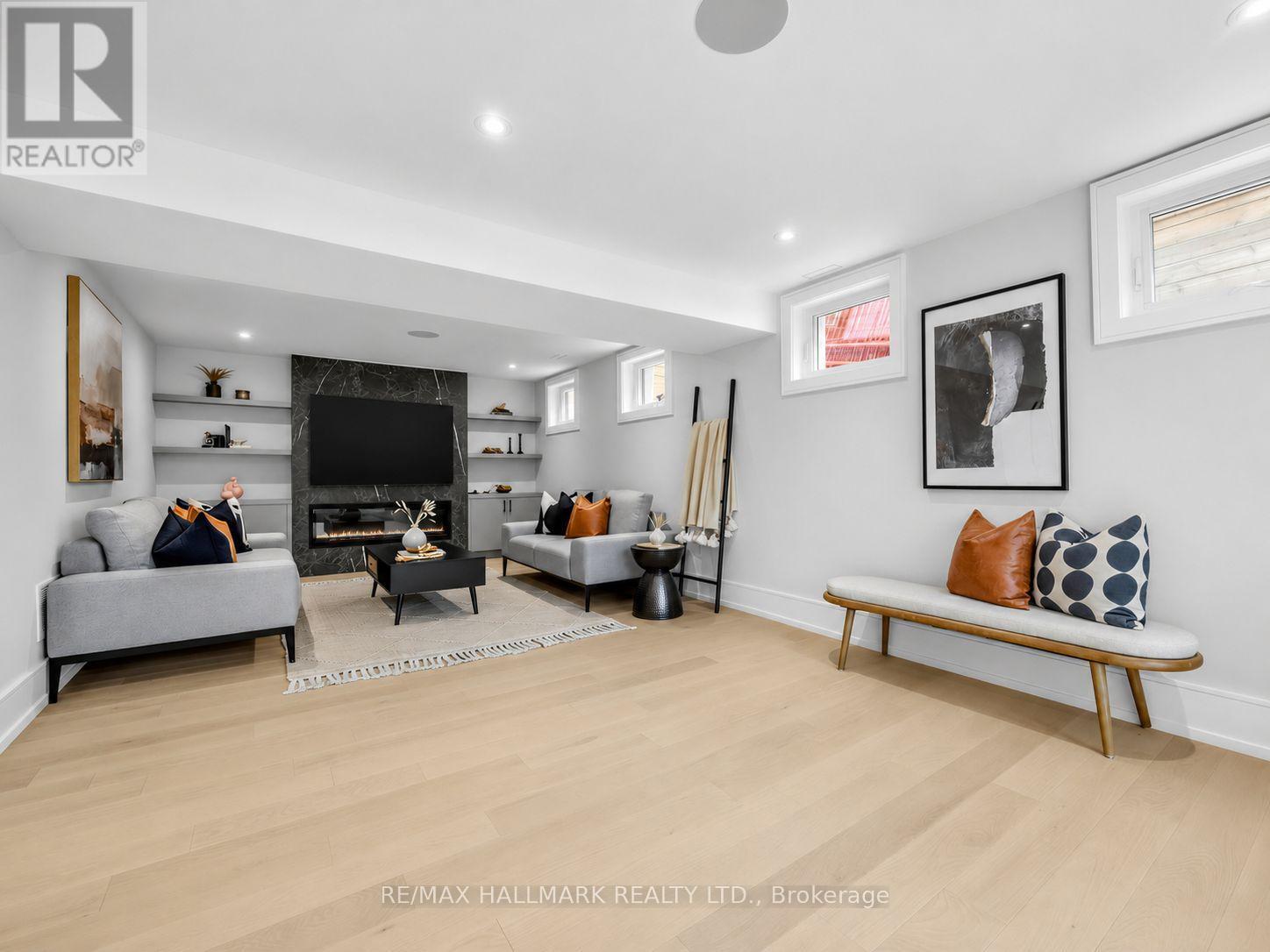 30 Kellythorne Drive, Toronto, ON