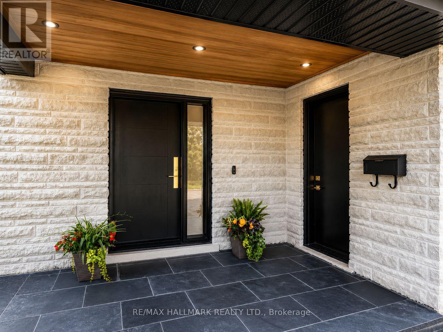 30 Kellythorne Drive, Toronto, ON