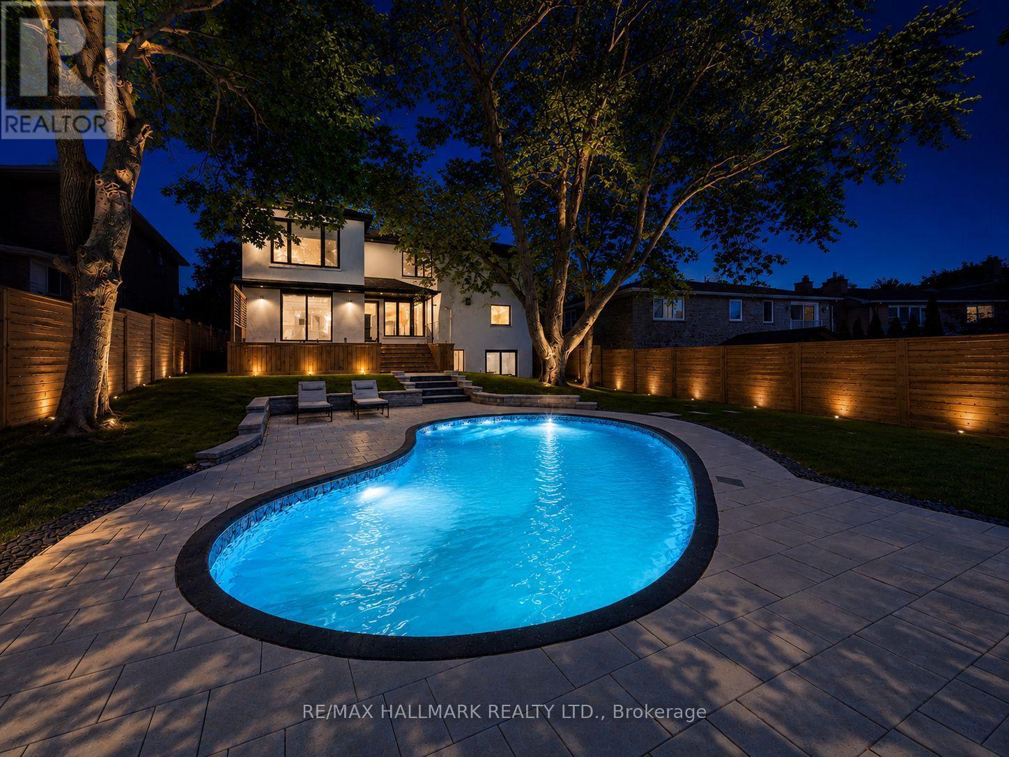 30 Kellythorne Drive, Toronto, ON