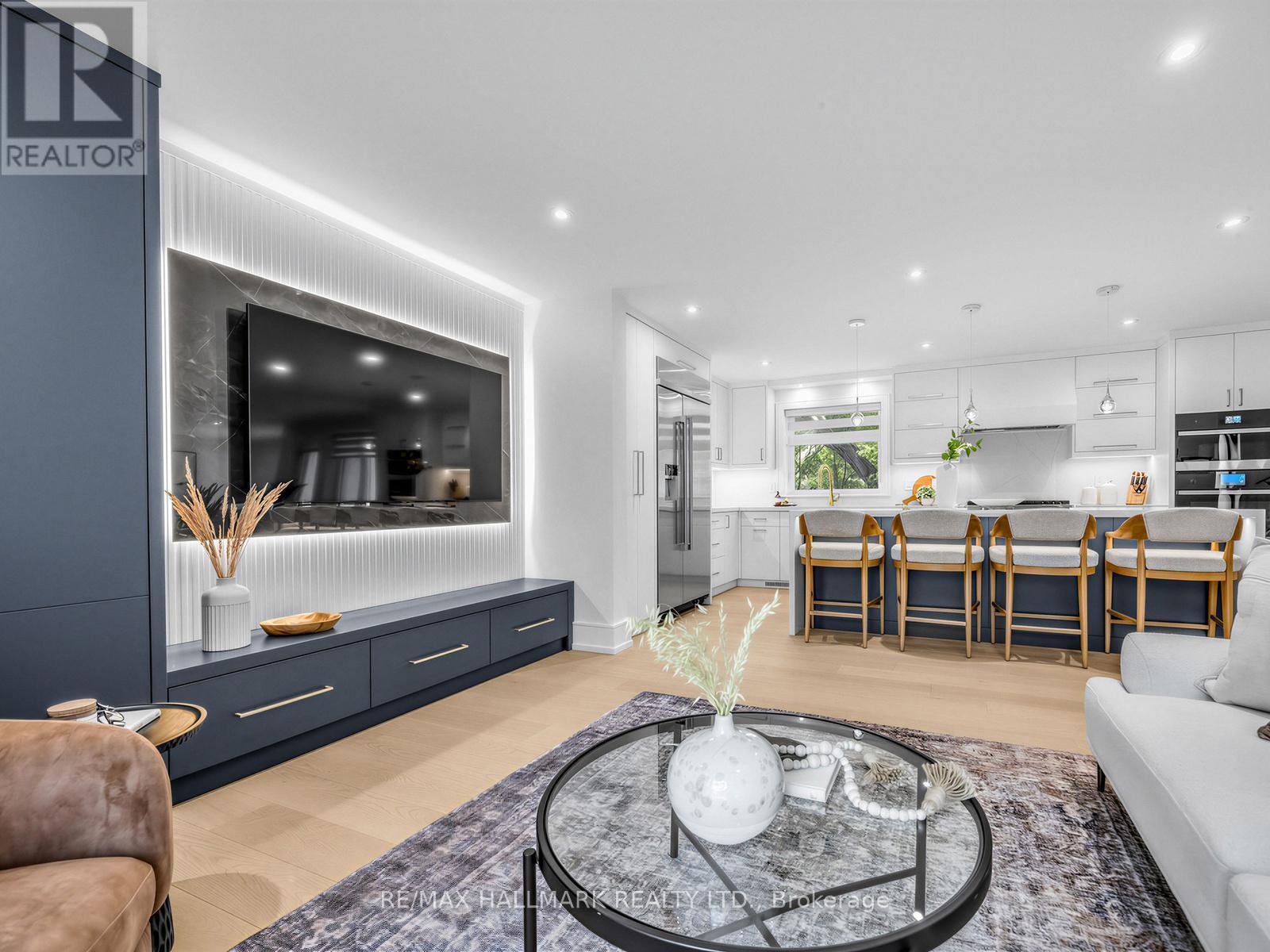 30 Kellythorne Drive, Toronto, ON