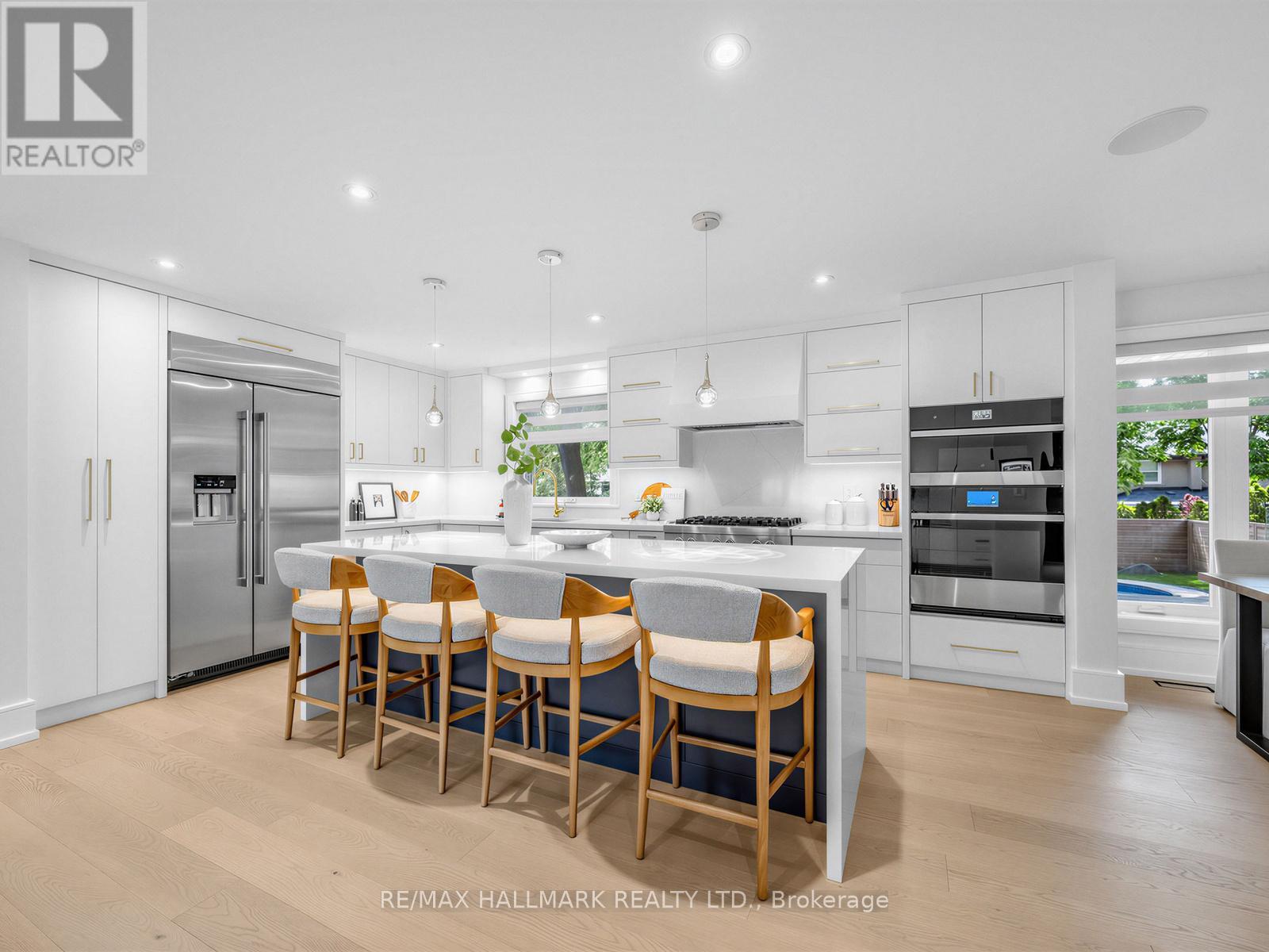 30 Kellythorne Drive, Toronto, ON