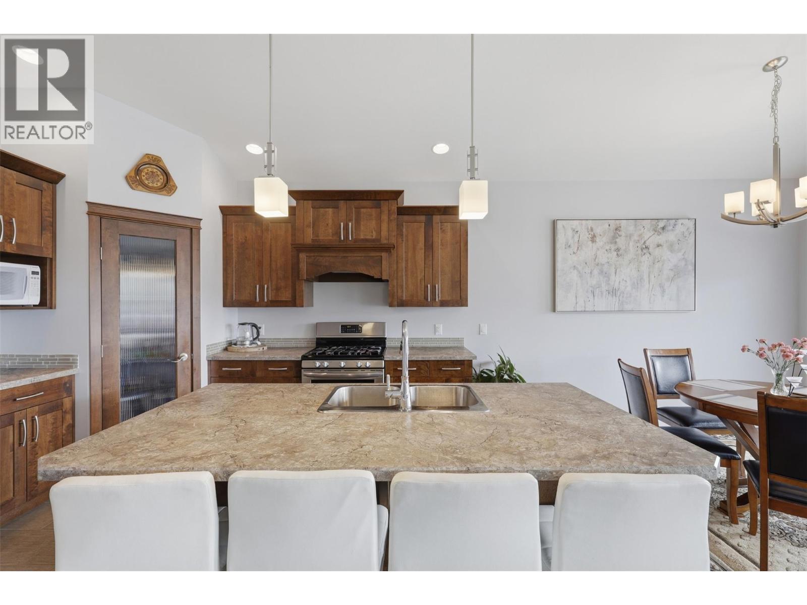2104 Doubletree Crescent, Kamloops, BC