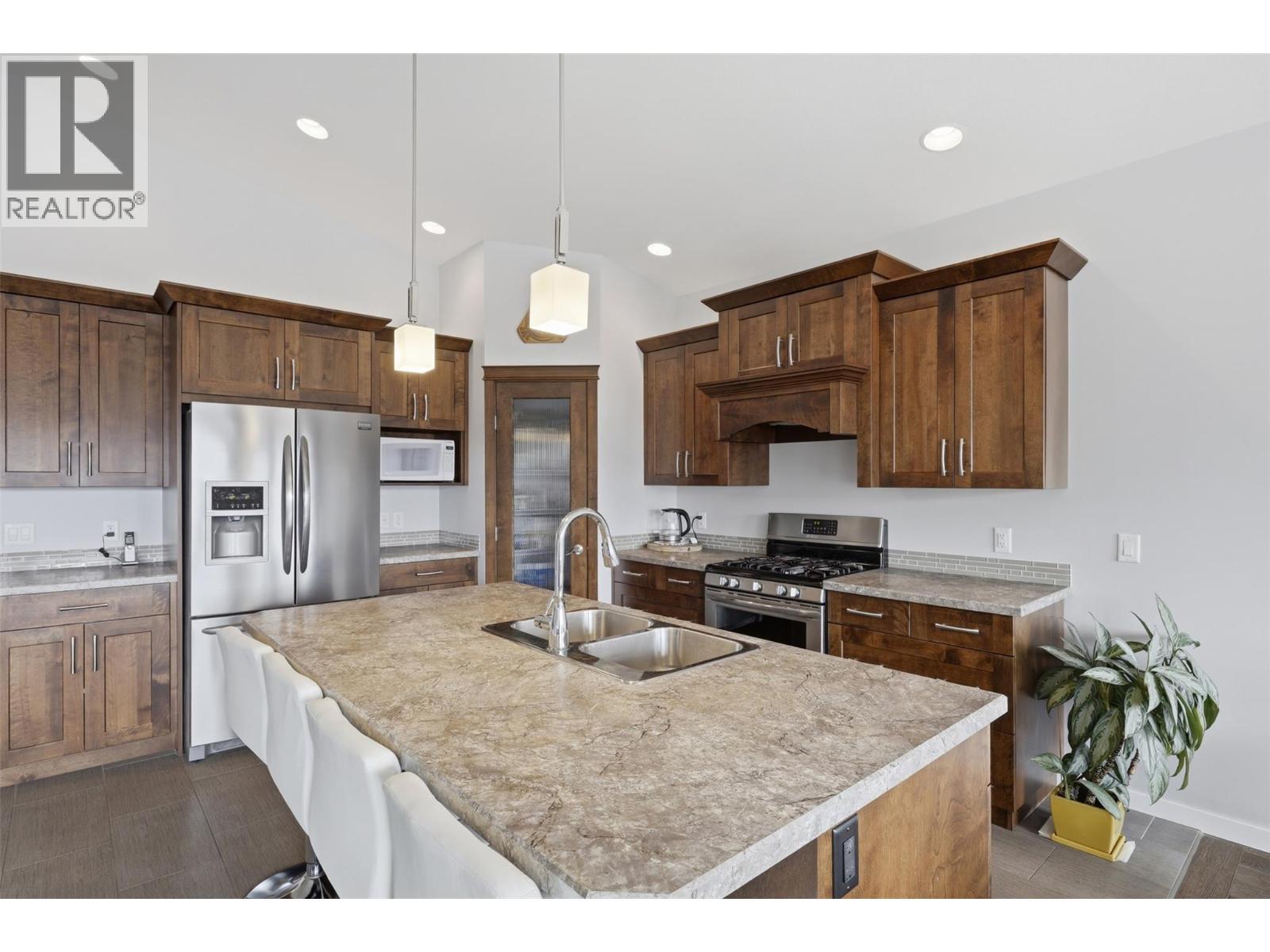 2104 Doubletree Crescent, Kamloops, BC