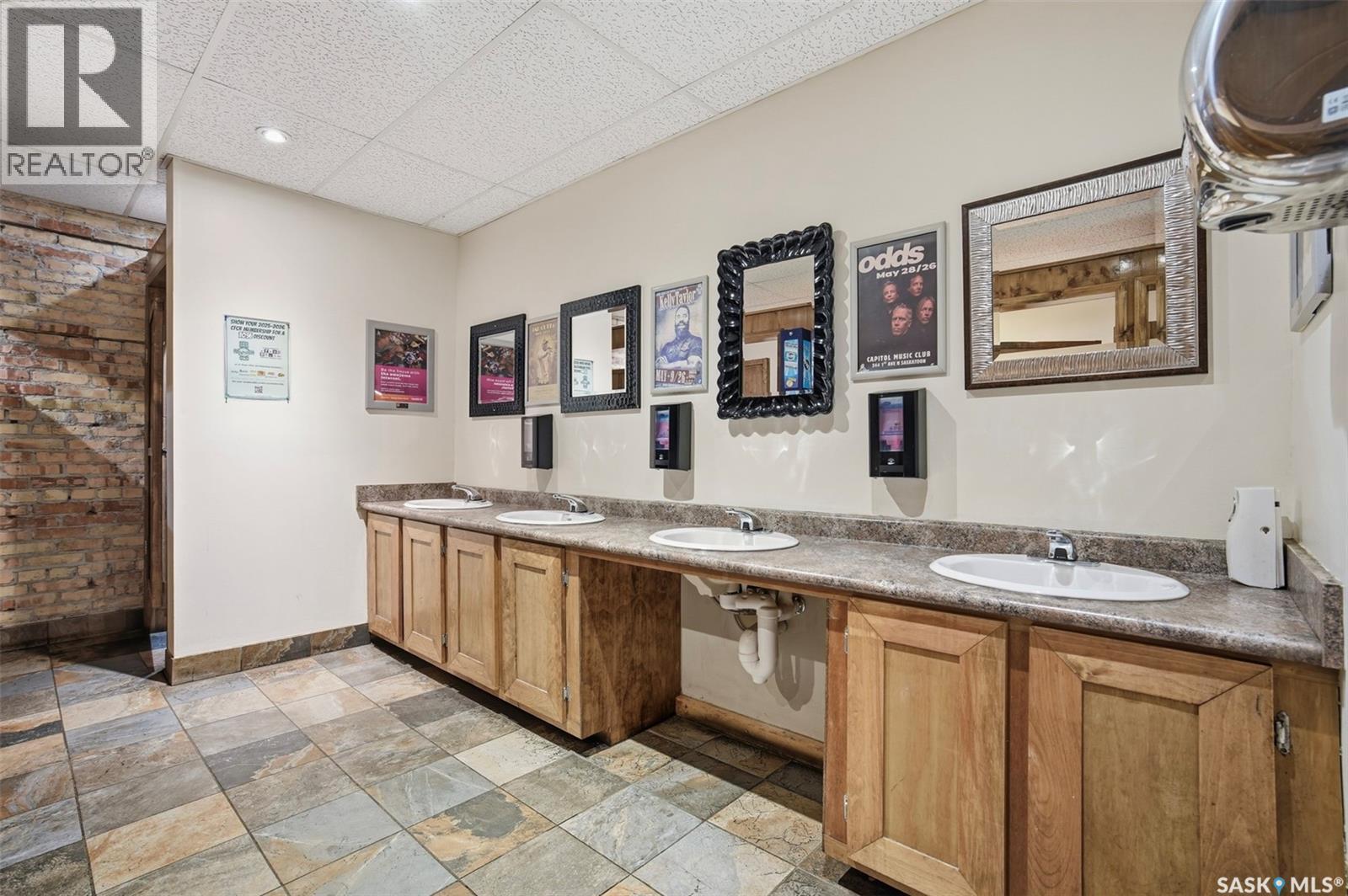 244 1St Avenue N, Saskatoon, SK