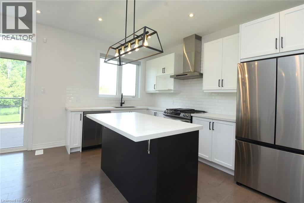 266 Chippewa Avenue, Shelburne, ON - Indoor Photo Showing Kitchen With Upgraded Kitchen