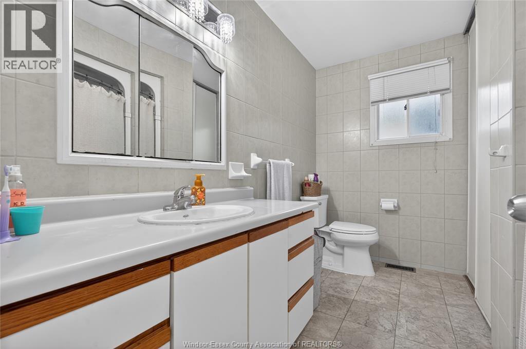 8492 Jerome, Windsor, ON