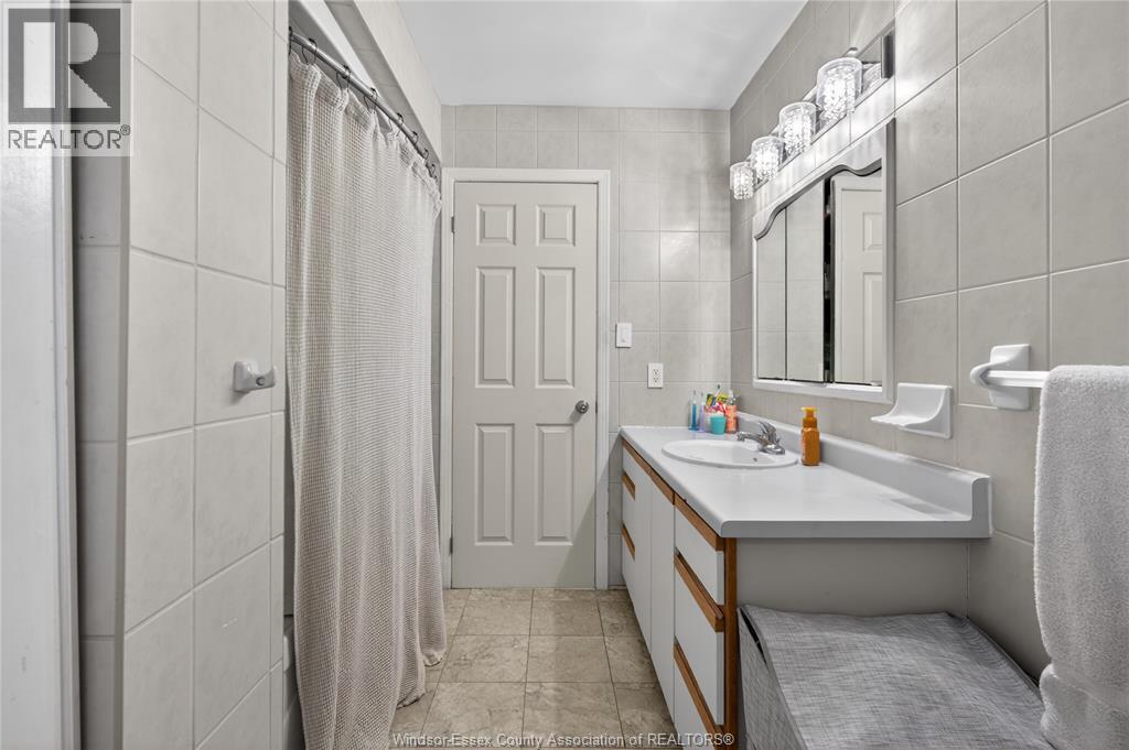 8492 Jerome, Windsor, ON