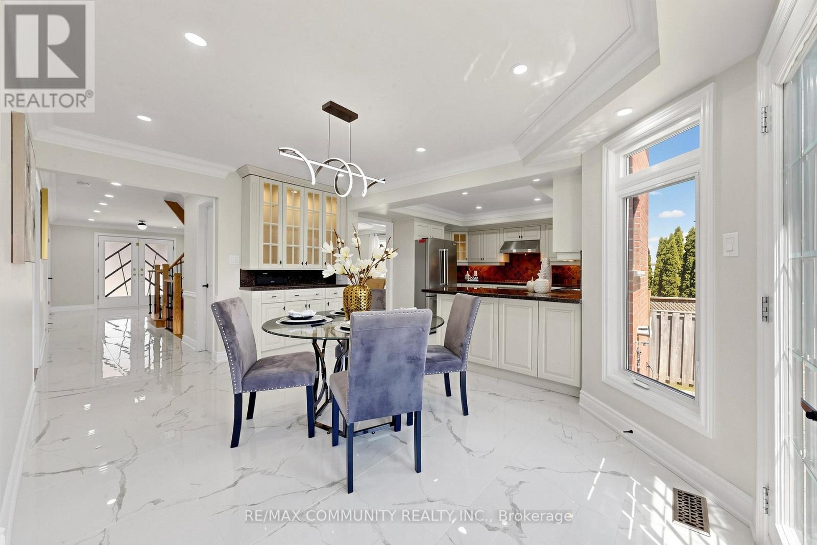 1002 Riverview Crescent, Pickering, ON