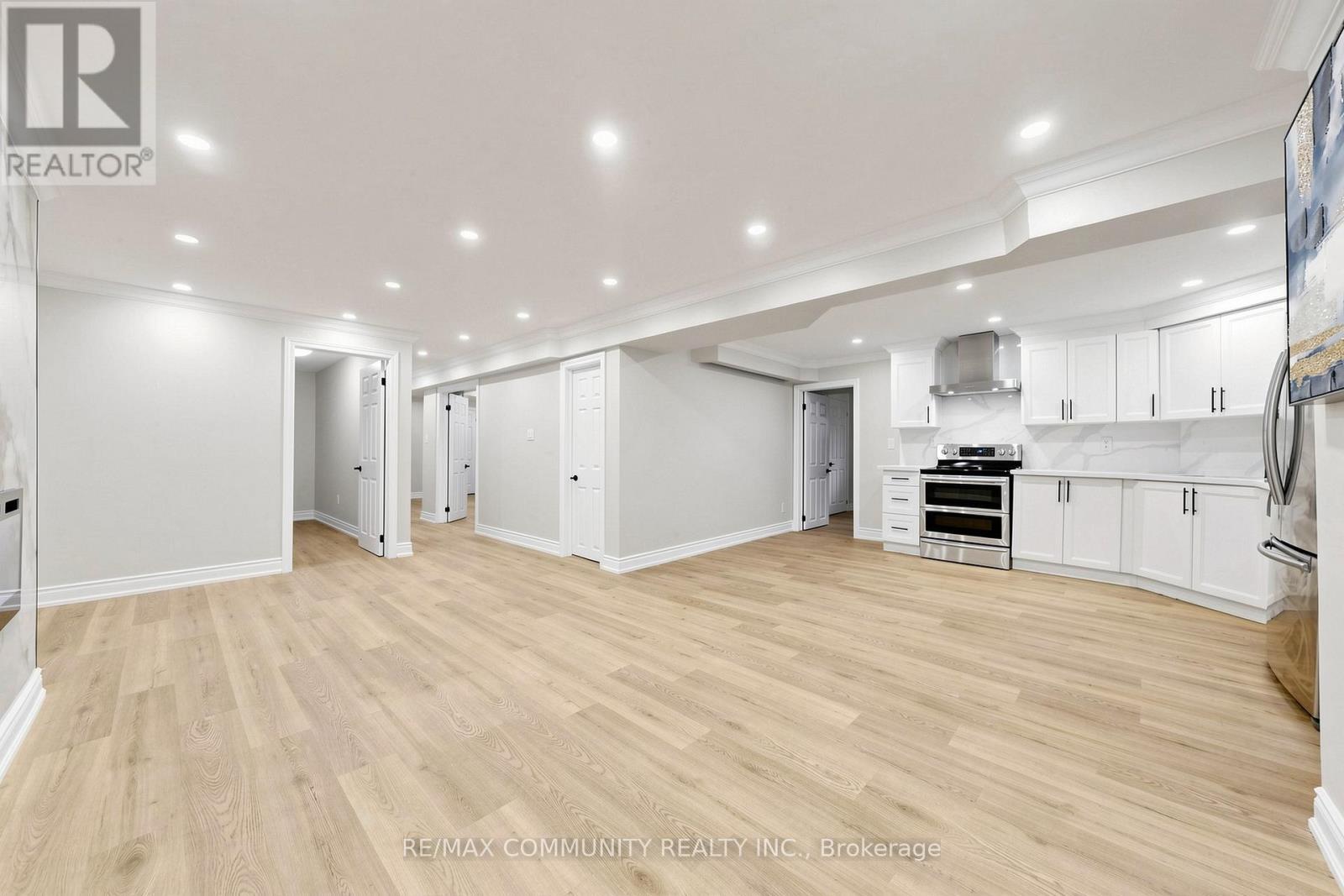 1002 Riverview Crescent, Pickering, ON