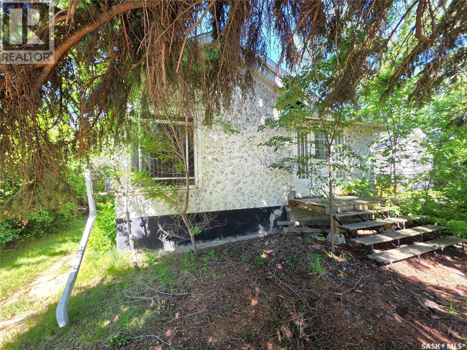 534 1St Avenue Nw, Swift Current, SK