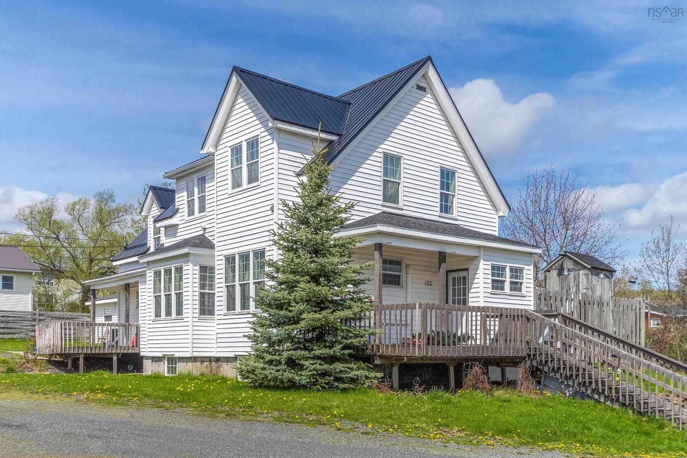 102 North Foord Street, Stellarton, NS