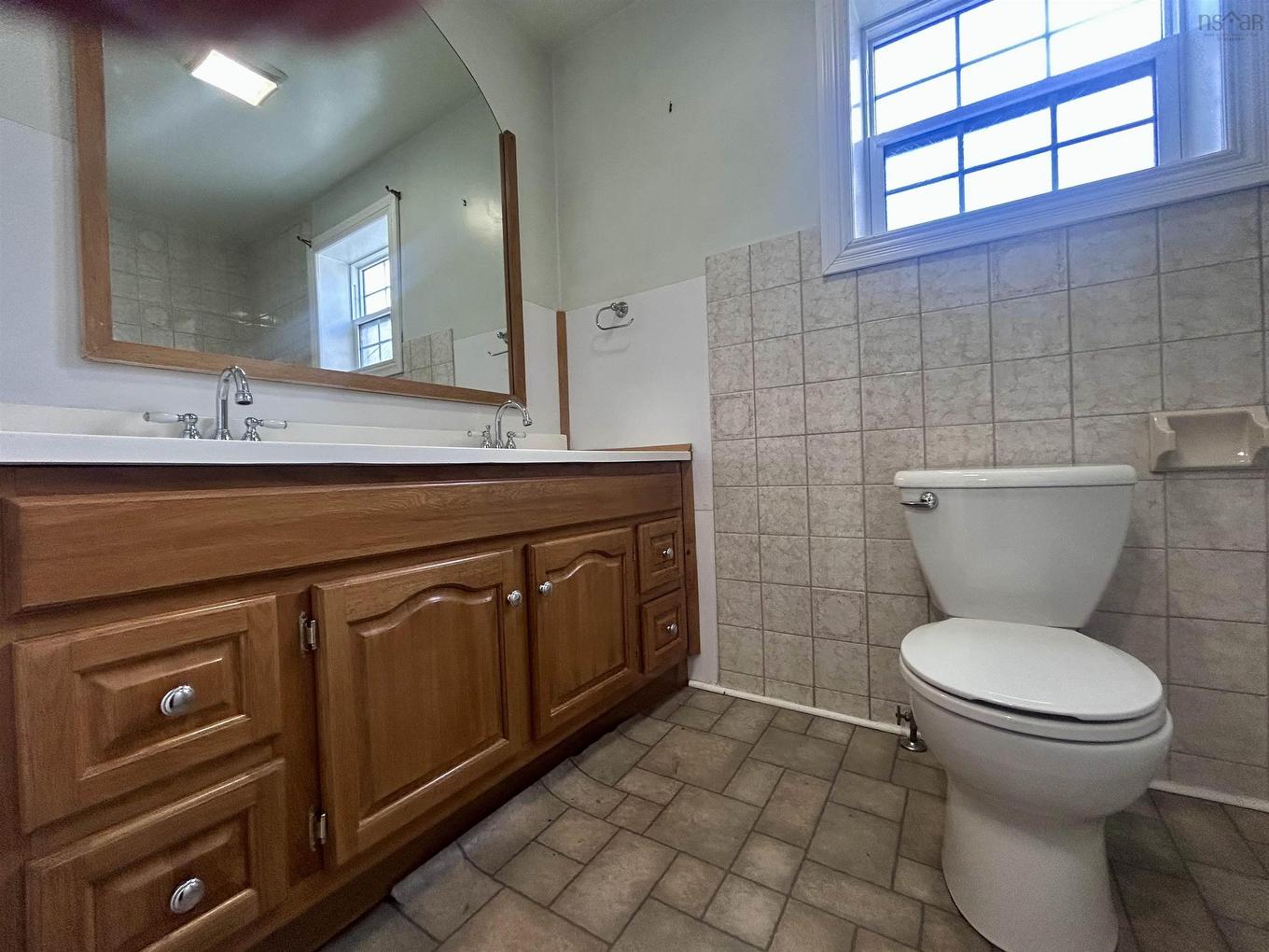 102 North Foord Street, Stellarton, NS