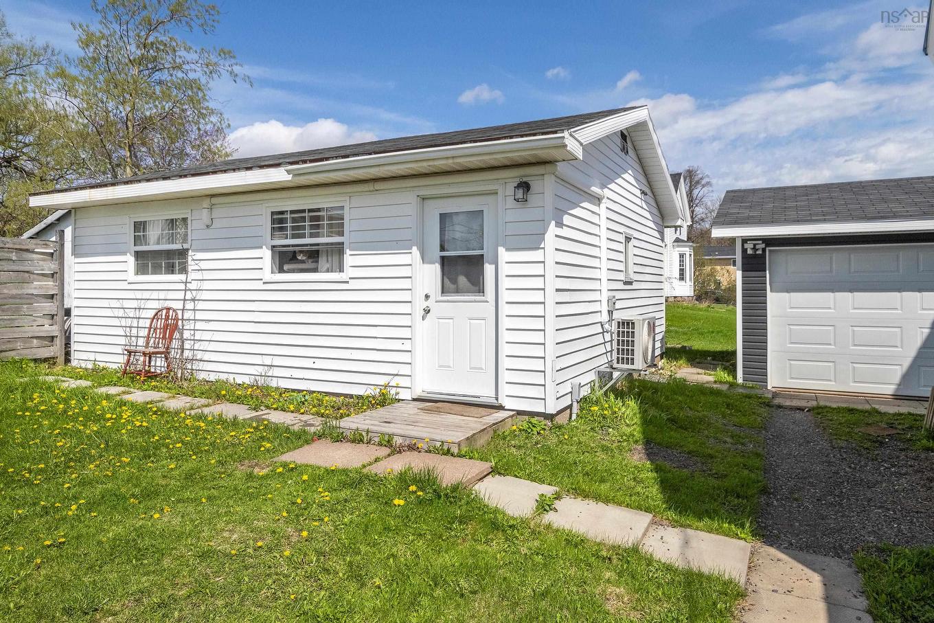 102 North Foord Street, Stellarton, NS