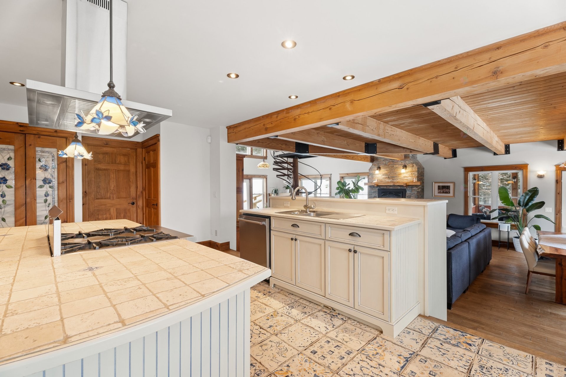 Kitchen - 21 Imp. Des Chevreuils, Sainte-Agathe-Des-Monts, QC