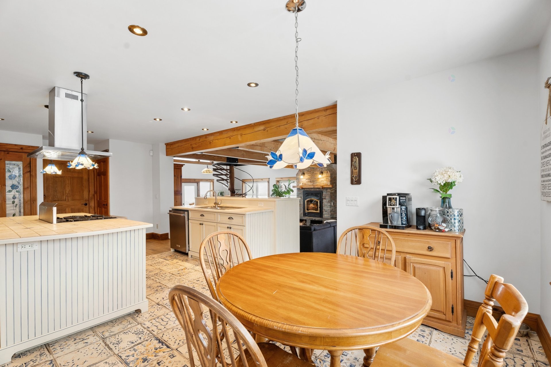 Dinette - 21 Imp. Des Chevreuils, Sainte-Agathe-Des-Monts, QC