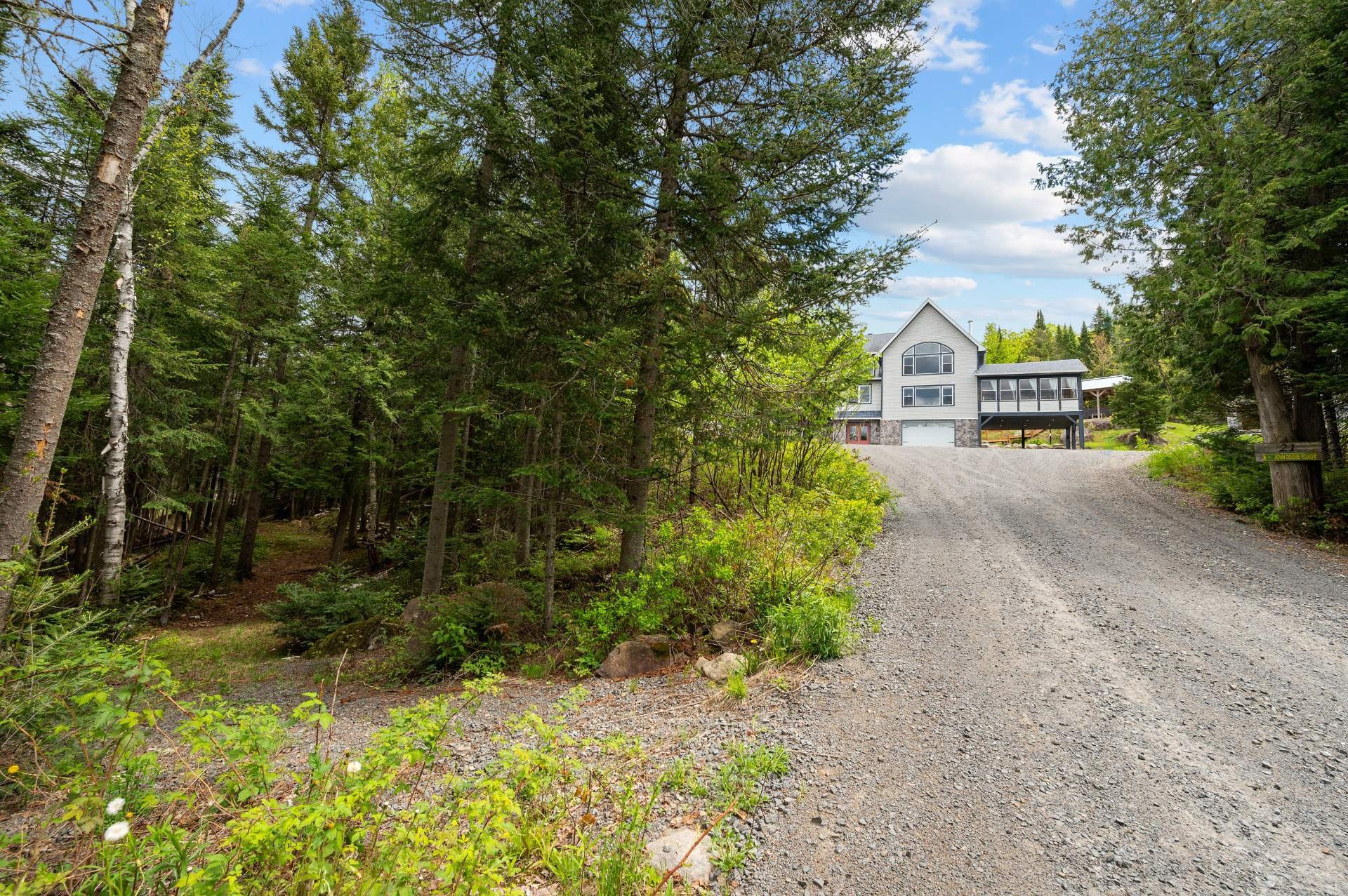 Front of Structure - 21 Imp. Des Chevreuils, Sainte-Agathe-Des-Monts, QC