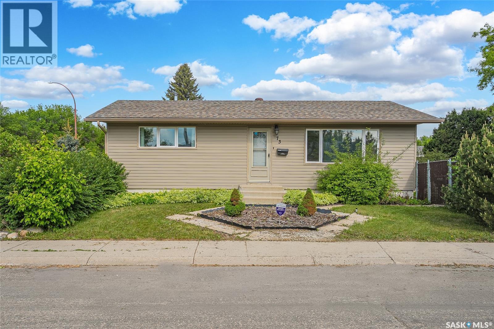 73 Laurentian Drive, Saskatoon, SK