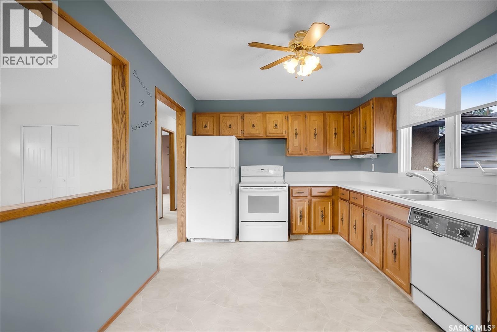 73 Laurentian Drive, Saskatoon, SK