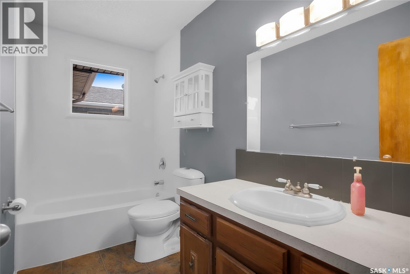 73 Laurentian Drive, Saskatoon, SK