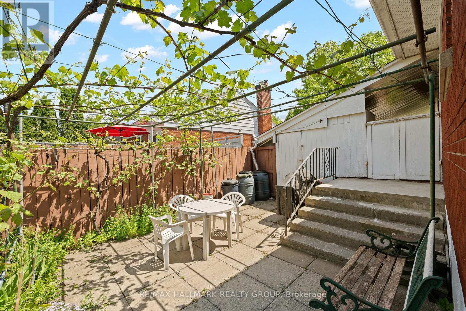 839 Weston Drive, Ottawa, ON