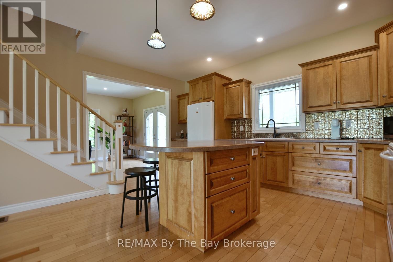 960 Lawson Road, Tiny, ON