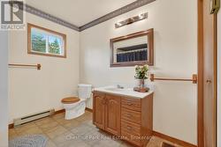 Main Washroom -