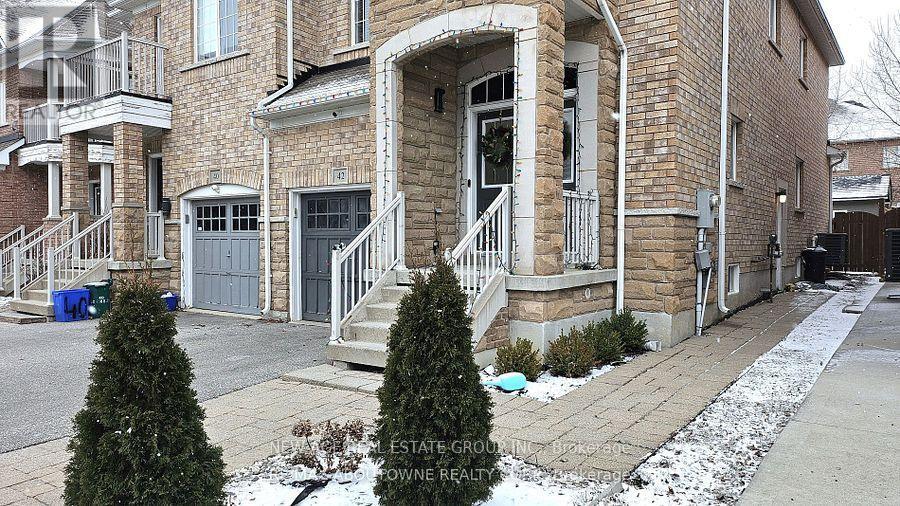 42 Ozner Crescent, Vaughan, ON