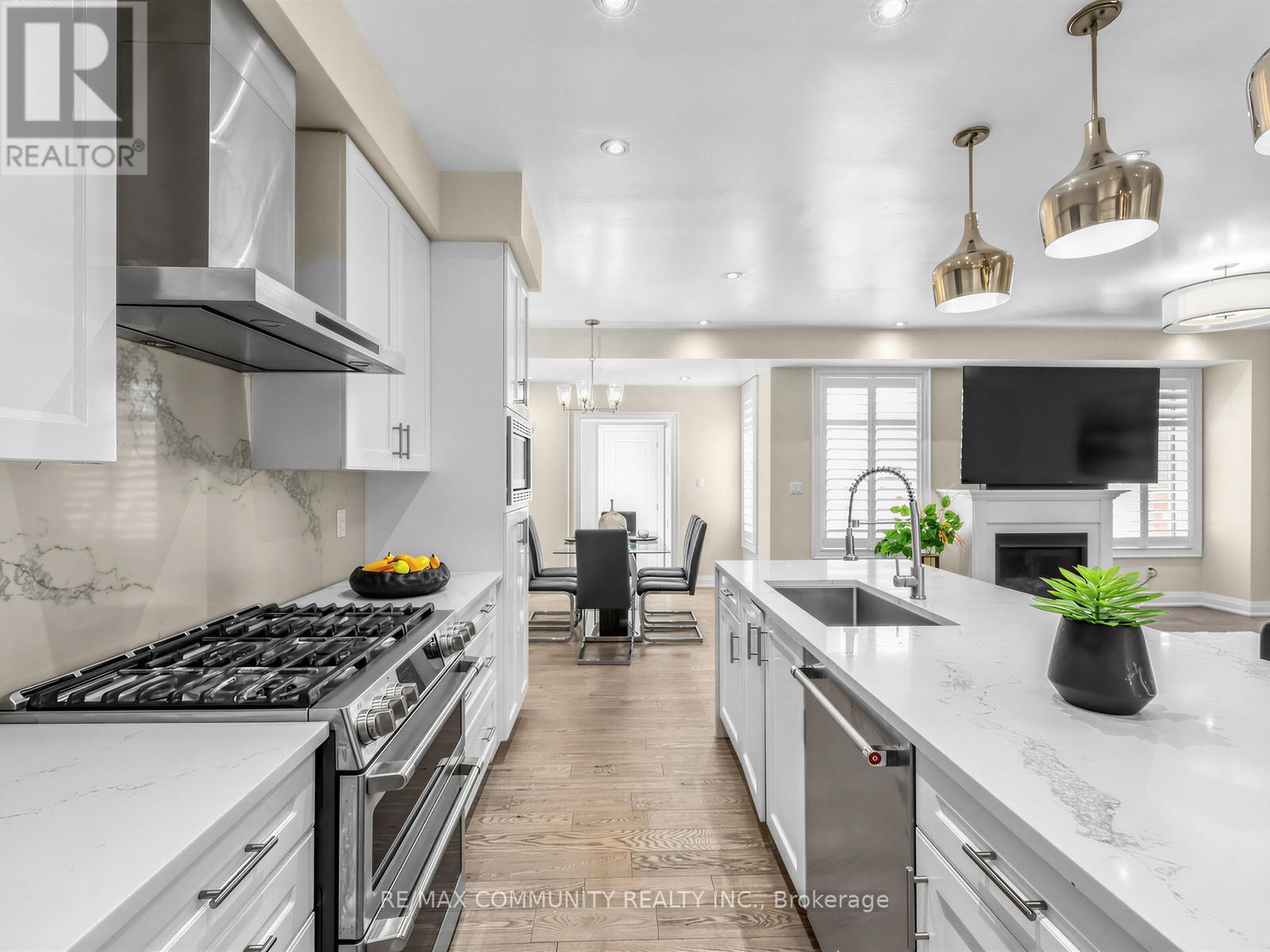 9 Clutterbuck Lane, Ajax, ON