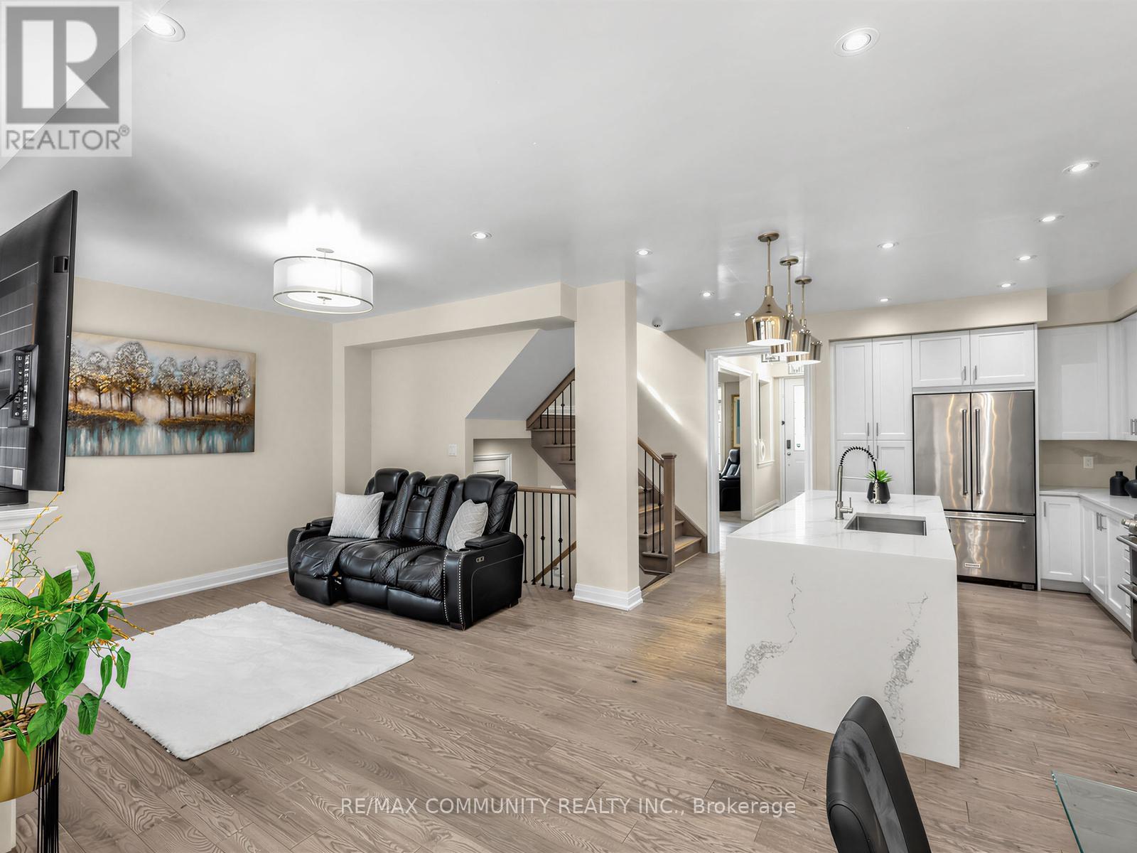 9 Clutterbuck Lane, Ajax, ON