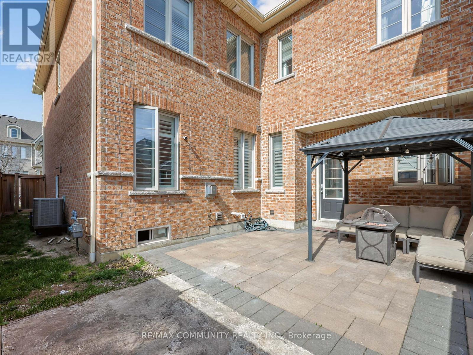 9 Clutterbuck Lane, Ajax, ON