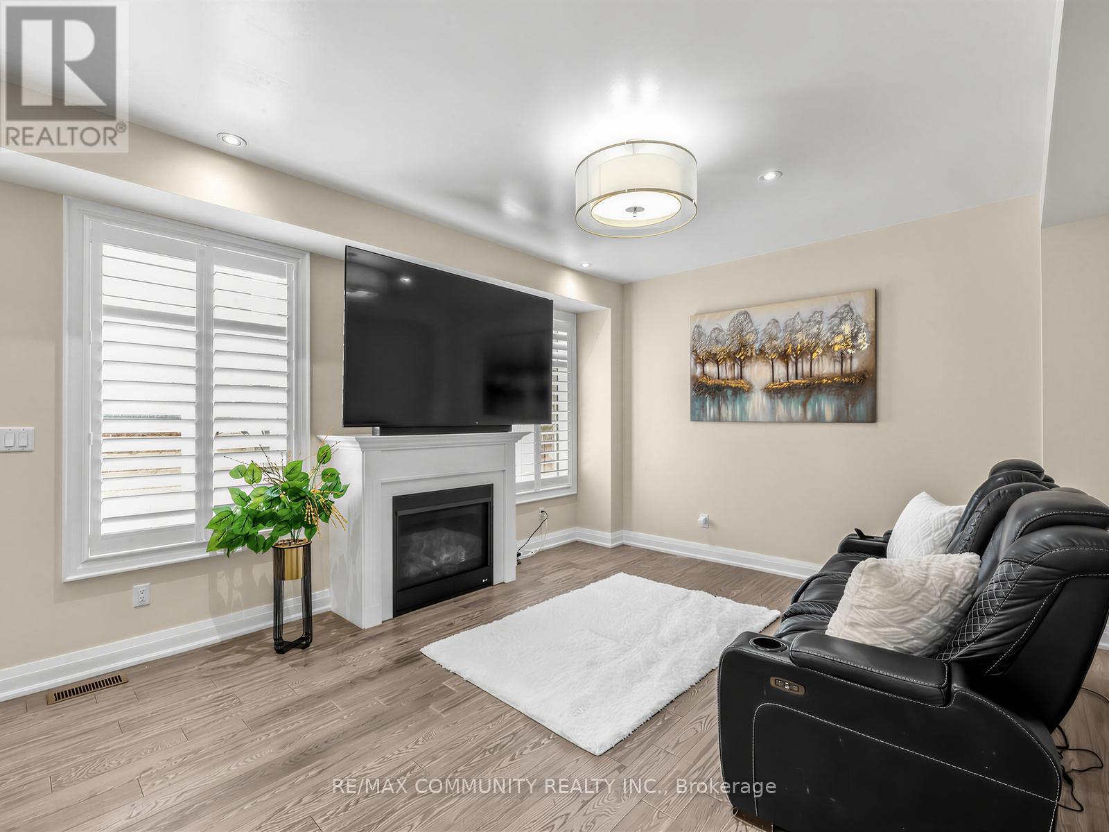 9 Clutterbuck Lane, Ajax, ON