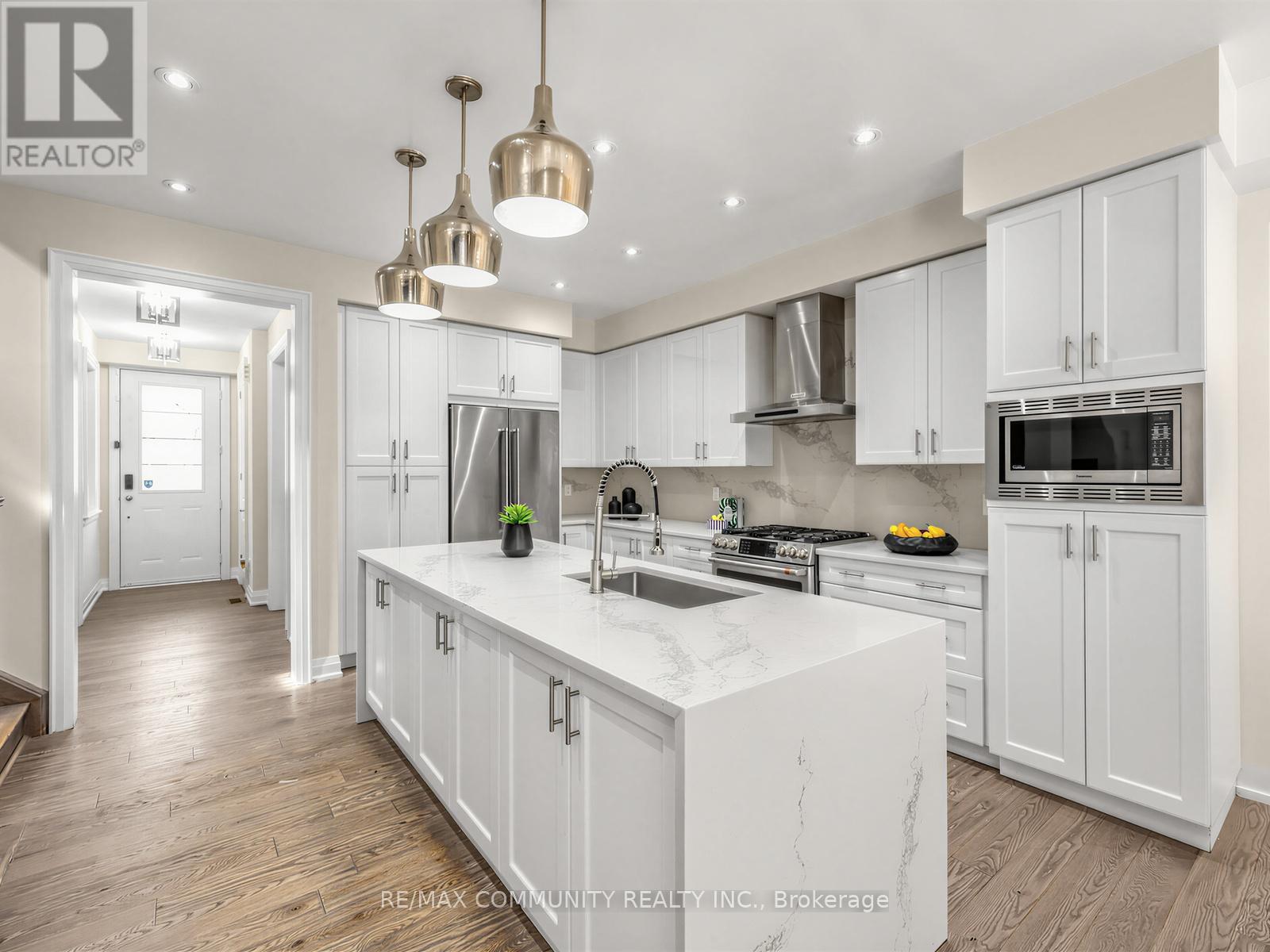 9 Clutterbuck Lane, Ajax, ON