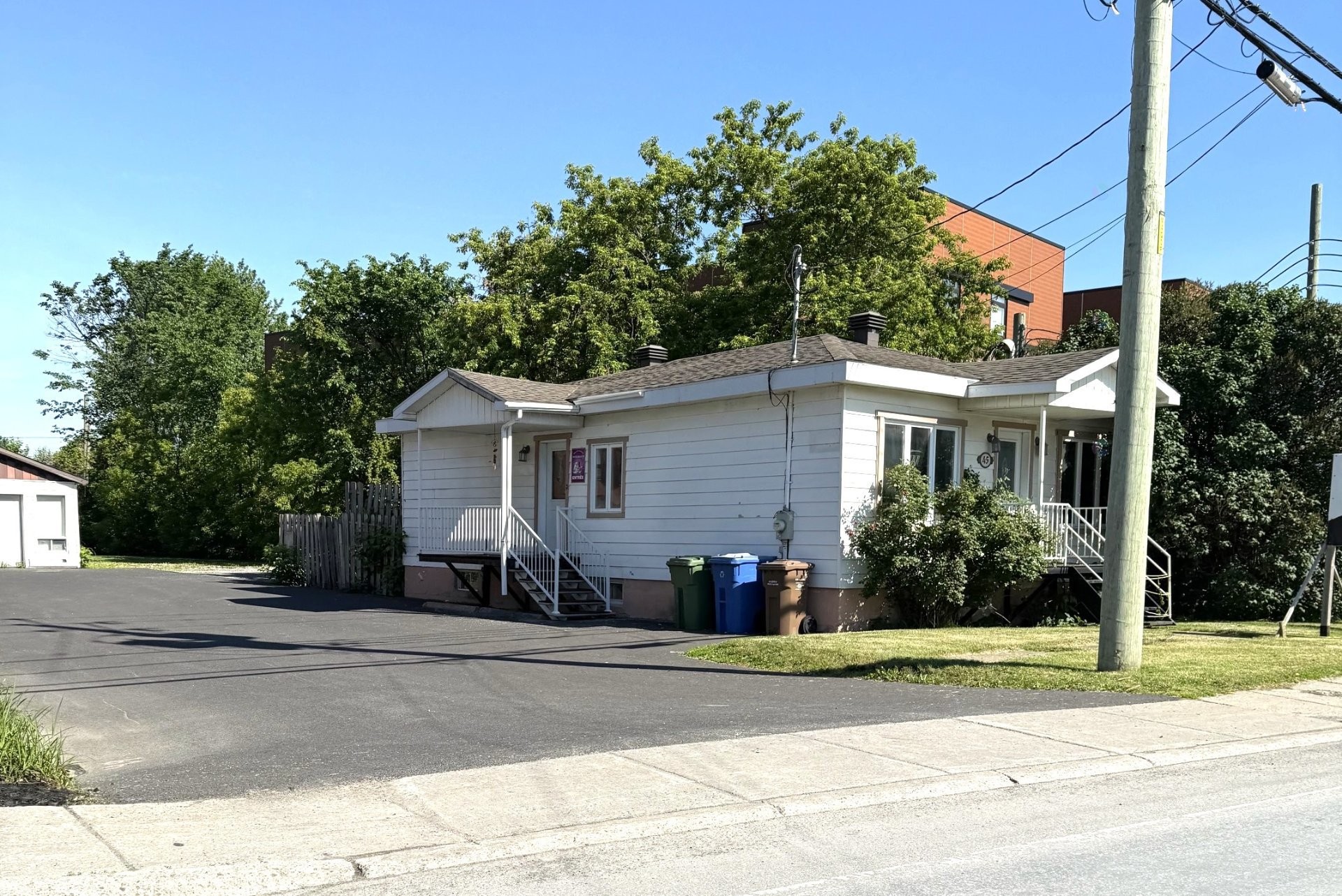 Front of Structure - 45 Rue St-Pierre, Saint-Constant, QC
