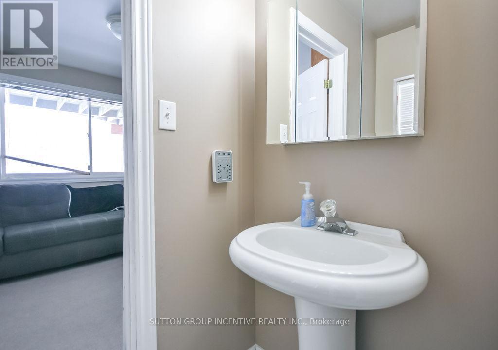 36 Nicklaus Drive, Barrie, ON