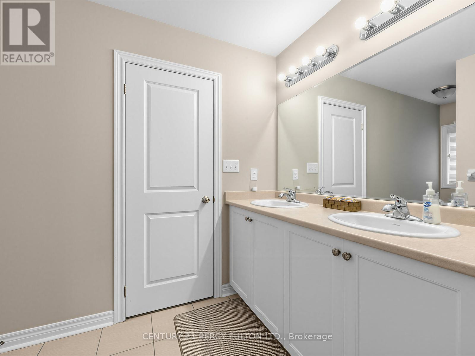 54 Farringdon Crescent, Brampton, ON