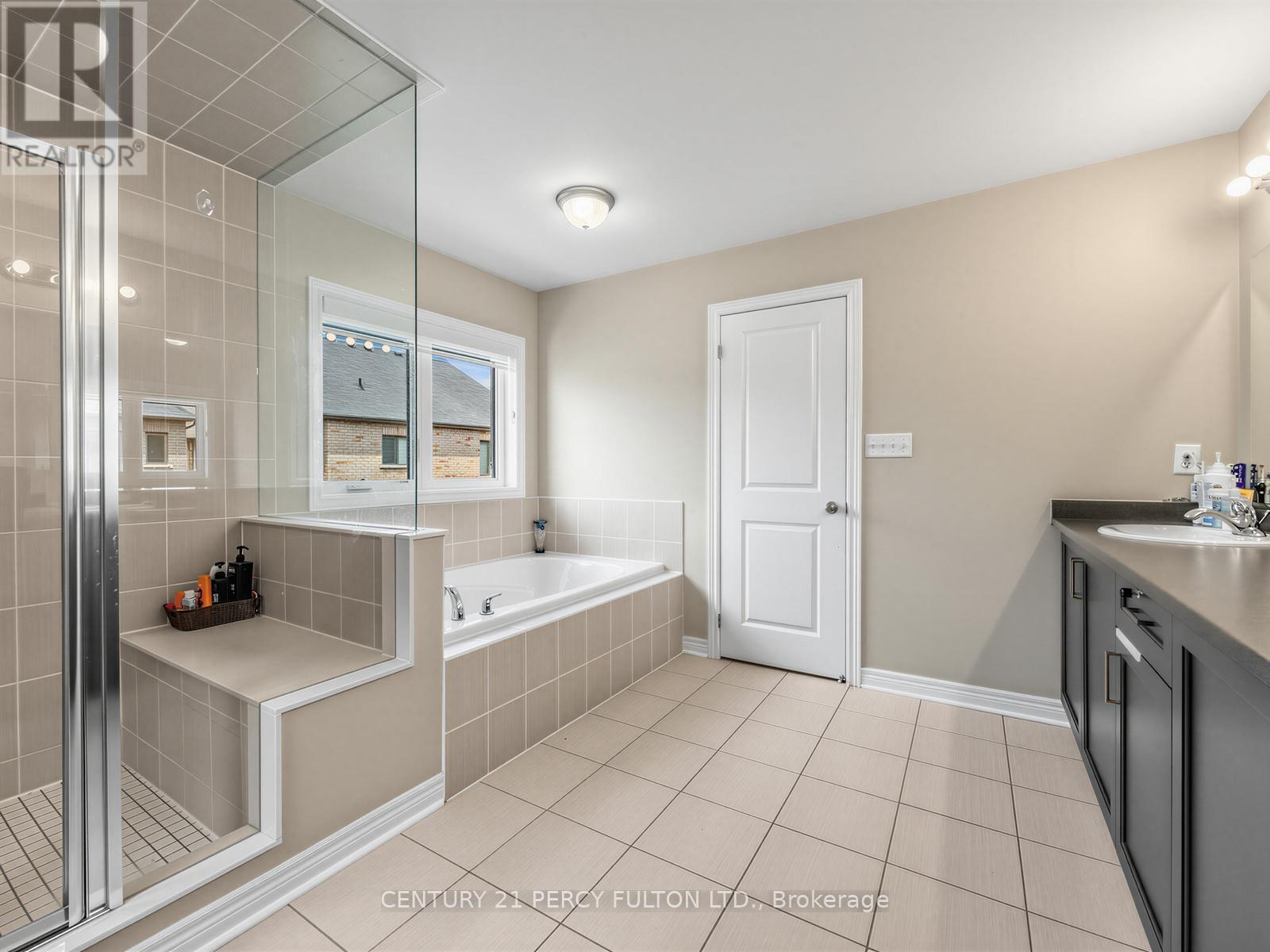 54 Farringdon Crescent, Brampton, ON