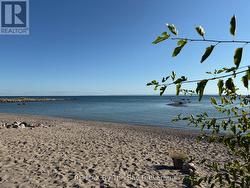 Minute to Sandy Beach -